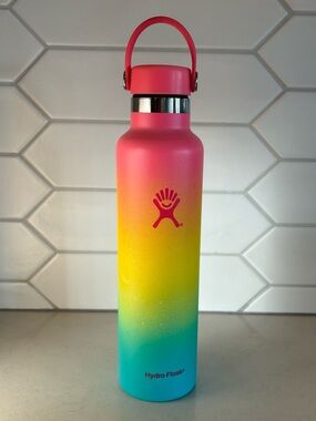 24oz Hydro Flask Pink to Yellow to Turquoise Gradient Water Bottle